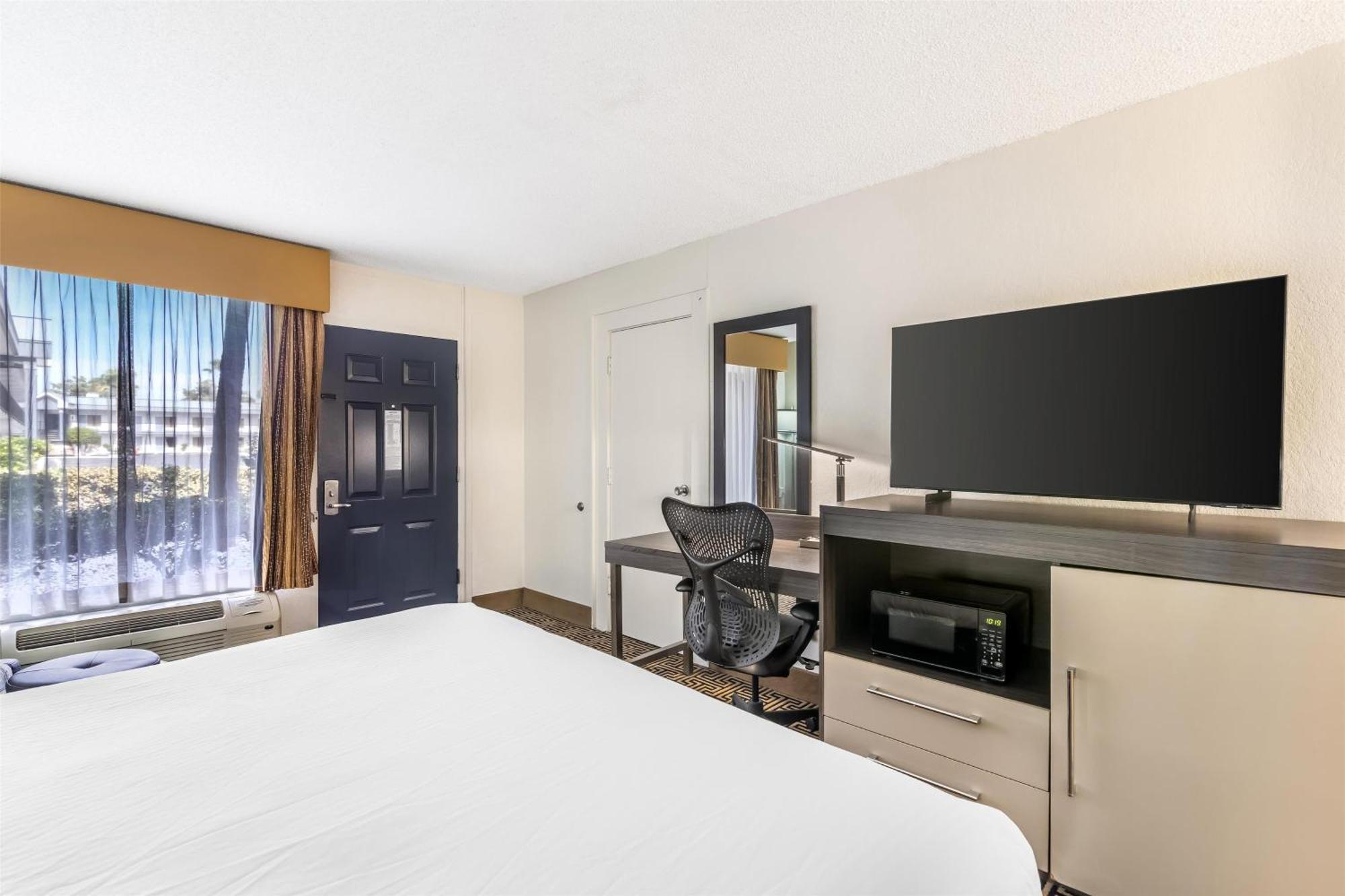 Western Hotel 3*